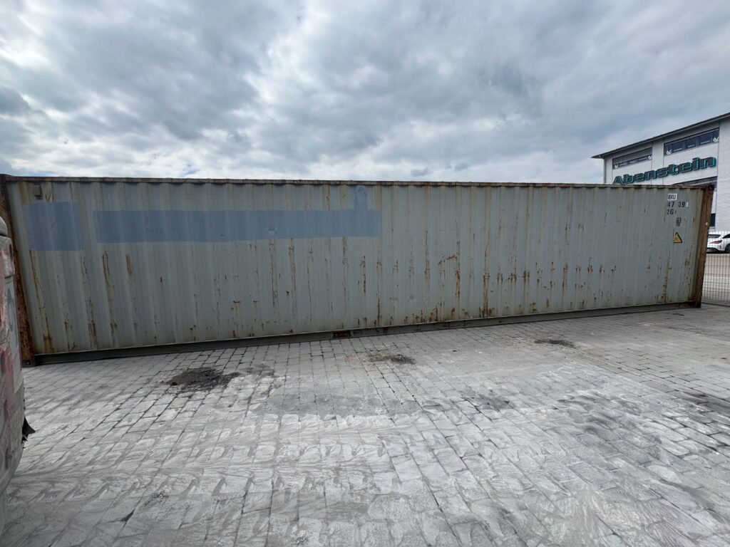 40-Fuß-Container in Grau in der Seitenansicht