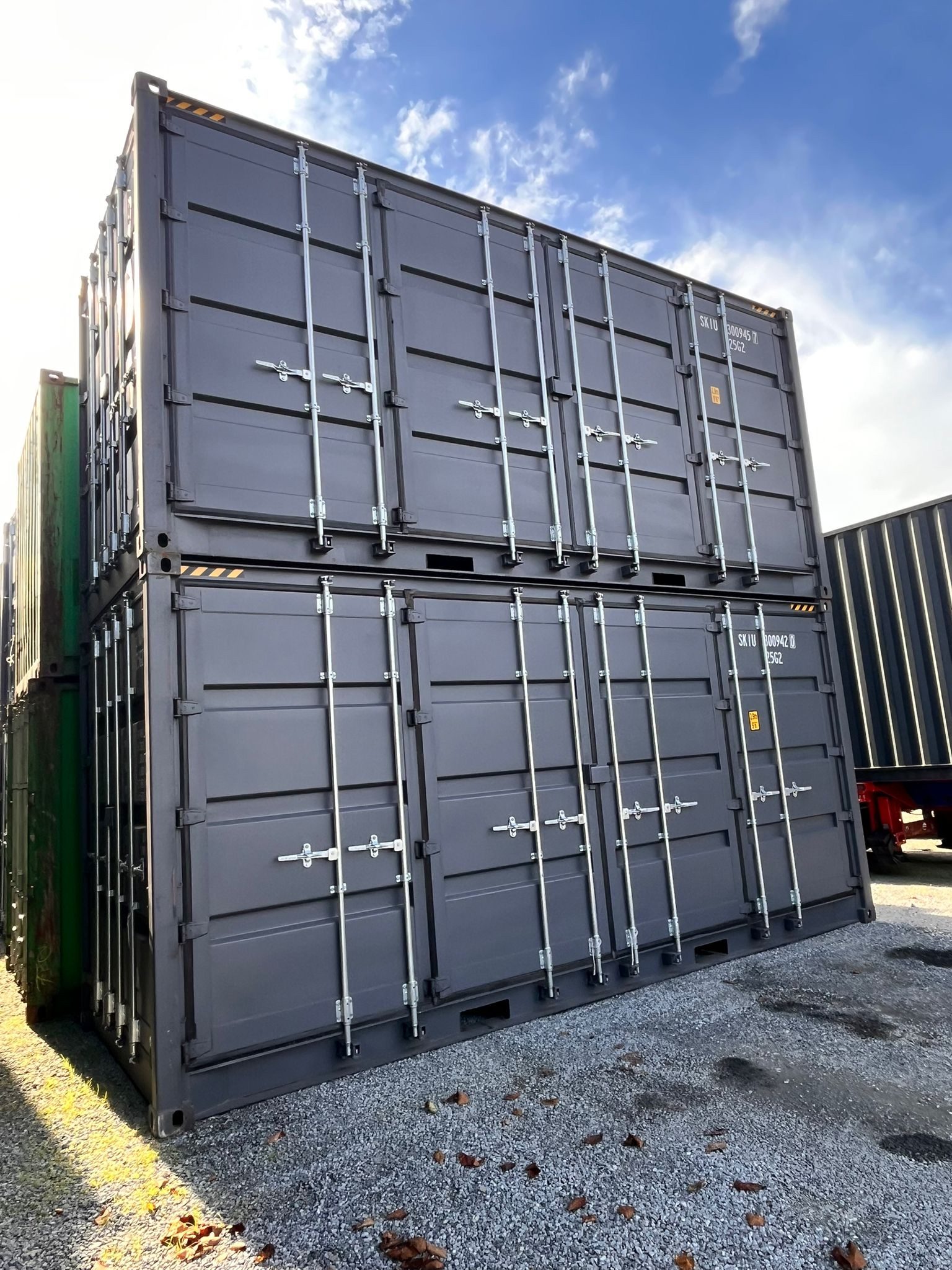 20-Fuß-High-Cube-Side-Door-Container, Ansicht von schräg vorn