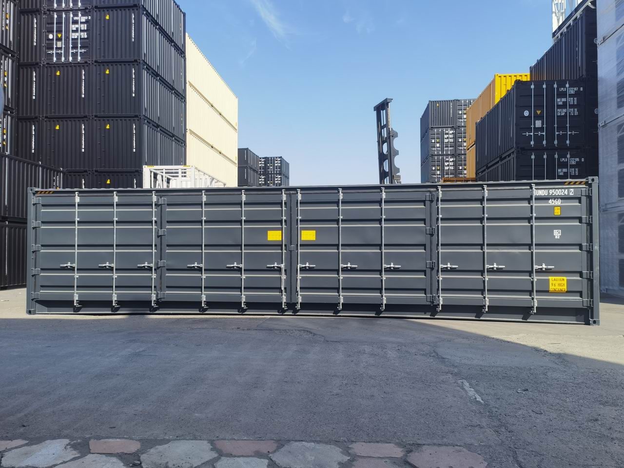 40-Fuß-High-Cube-Side-Door-Container in voller Länge, Türreihe geschlossen