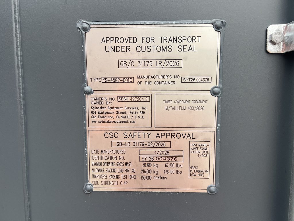 Typenschild eines 40-Fuß-Side-Door-Containers: ISO-Typ 45G2, gebaut 4/2026, maximales Gesamtgewicht 30.480 kg